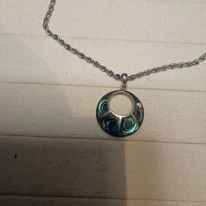 925 Elegant sterling Silver and Abalone Pendant 3cm 2cm